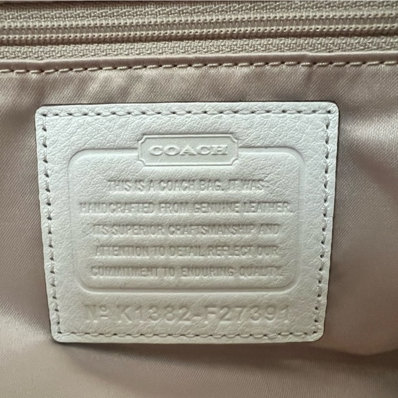 Coach shoulder bag, very lightly used, excellent condition - Picture 2 of 5